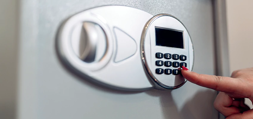 Jewelry Safe Cracking in El Rio, California