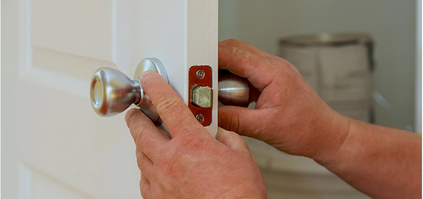AAA Locksmiths For lock Replacement in El Rio, California